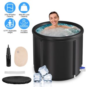 Ice bath with cover for athletes, ideal for recovery and cold water therapy.